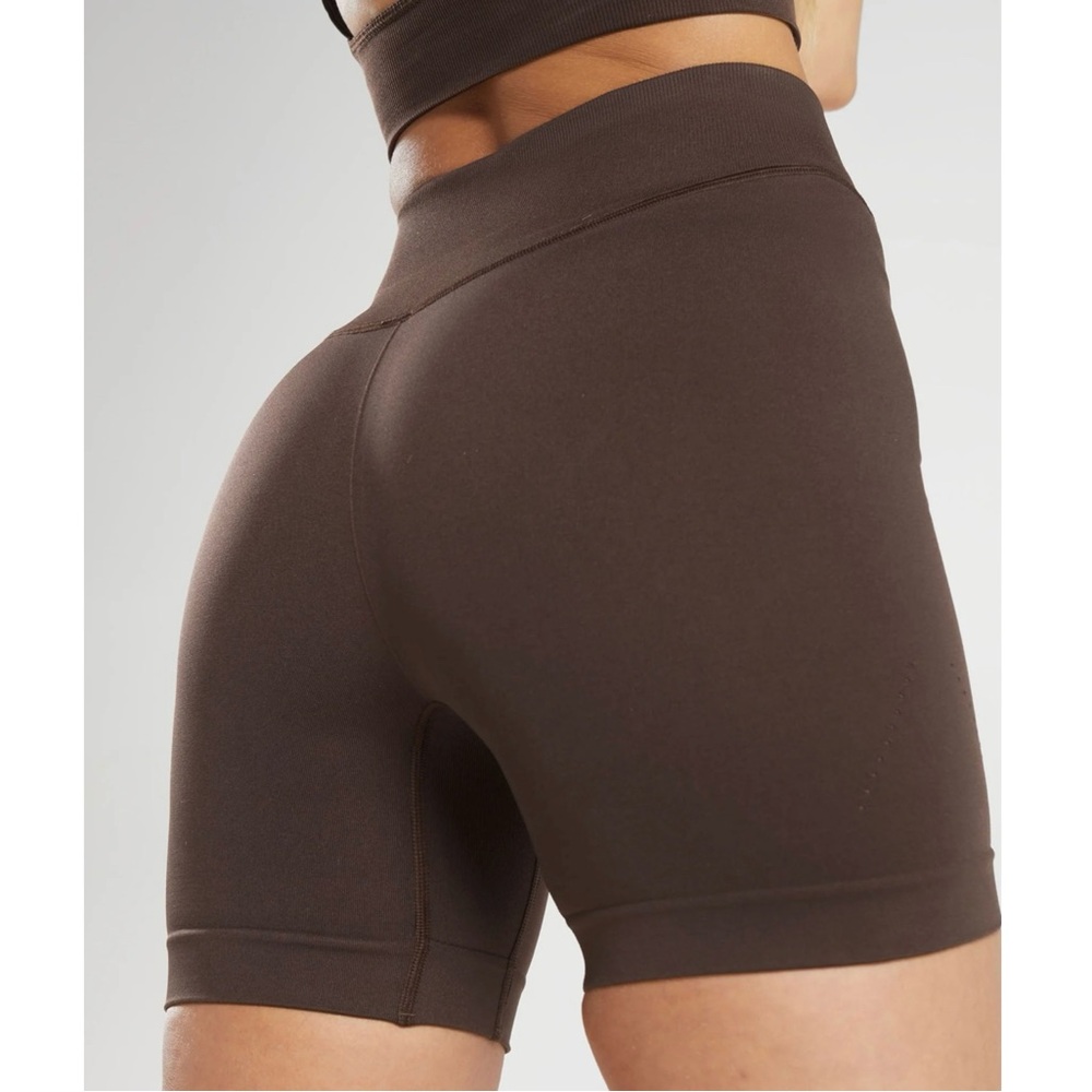NWOT GYMSHARK Sweat Seamless Shorts in Shadow Brown Size XS - Picture 2 of 14